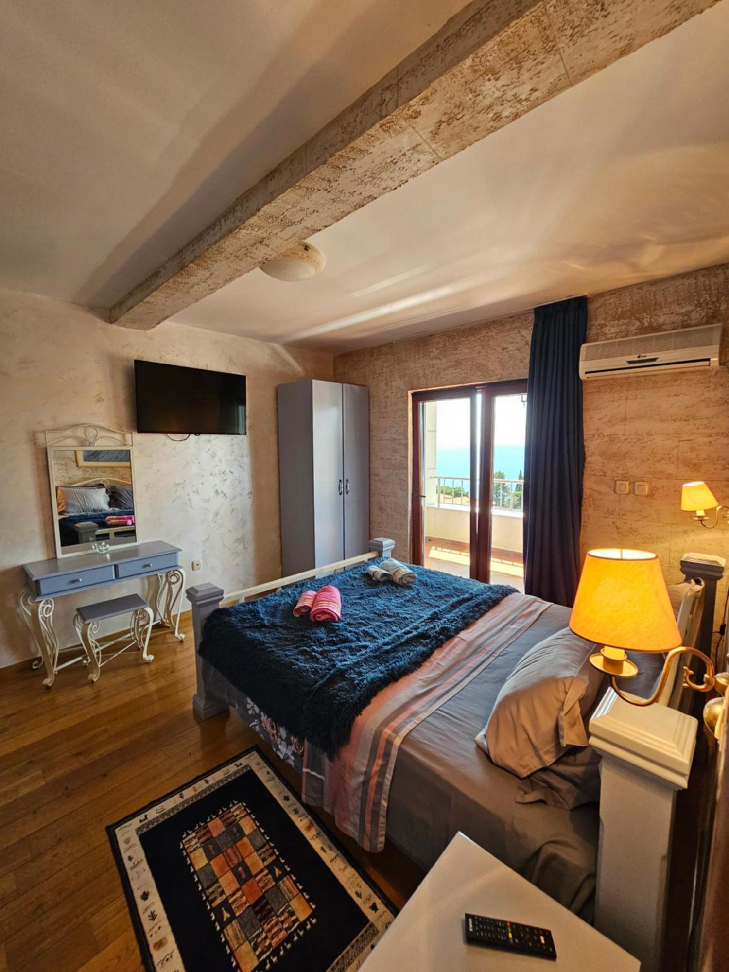 Medin Apartments Bluvista Petrovac Exterior foto